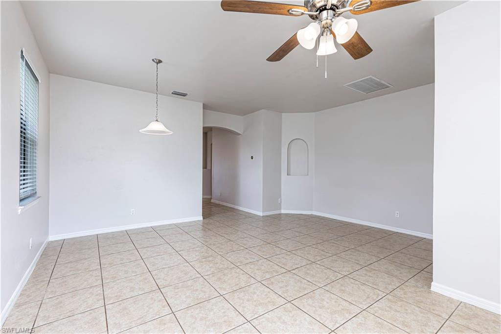 819 14th Pl Property Photo 3