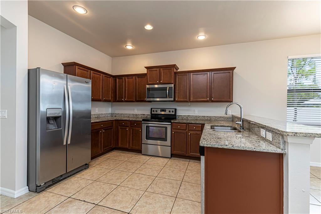 819 14th Pl Property Photo 6