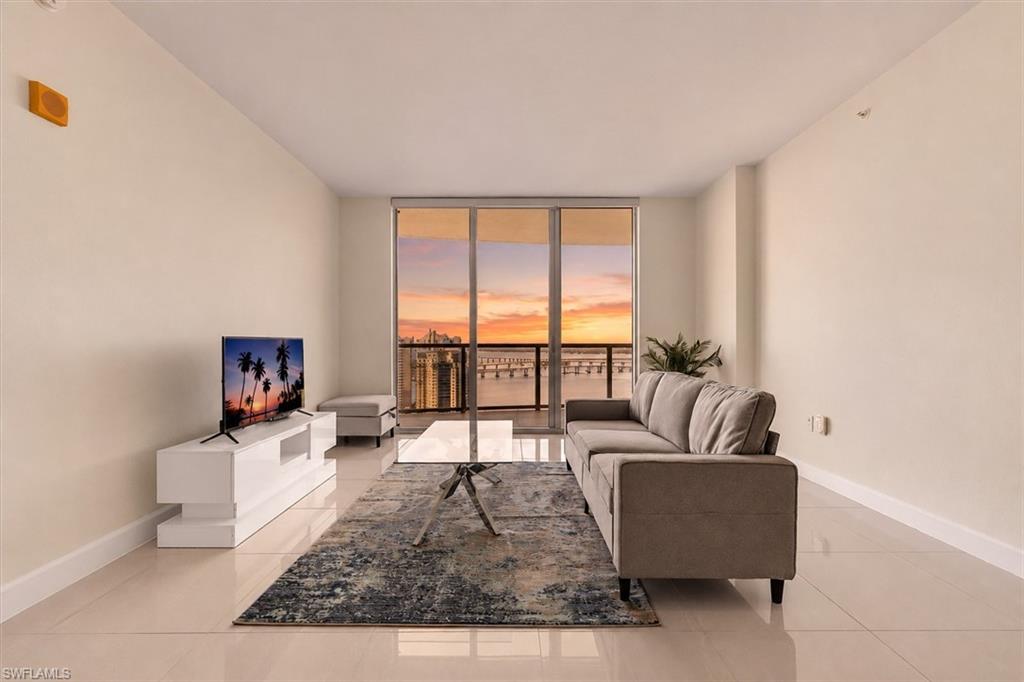 3000 Oasis Grand Blvd 2802 Property Photo 5
