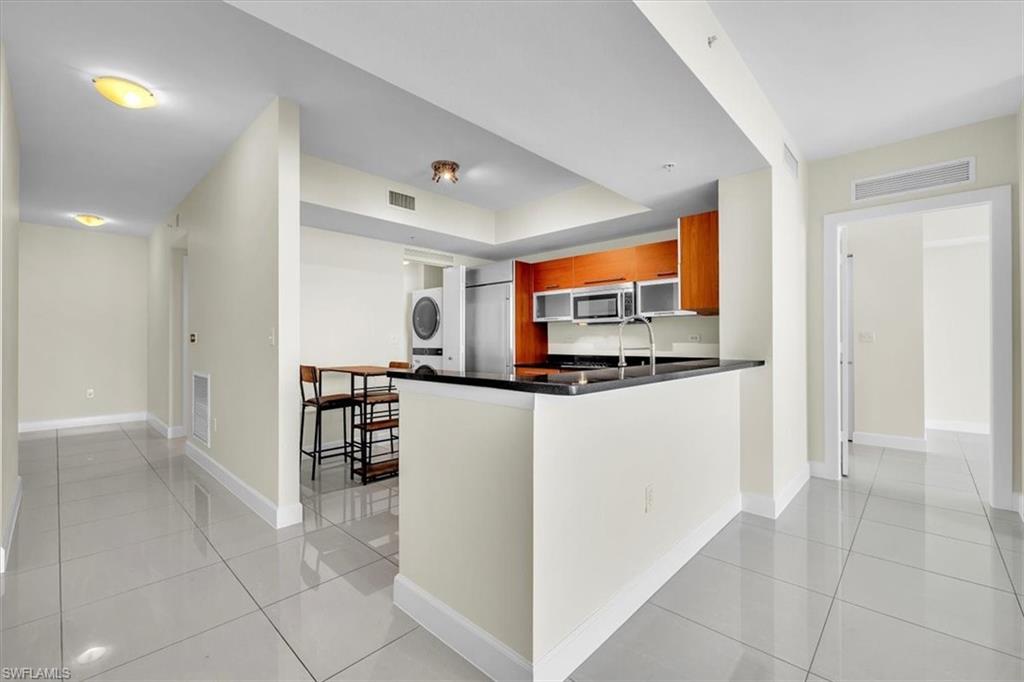 3000 Oasis Grand Blvd 2802 Property Photo 10
