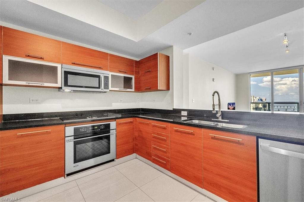 3000 Oasis Grand Blvd 2802 Property Photo 13