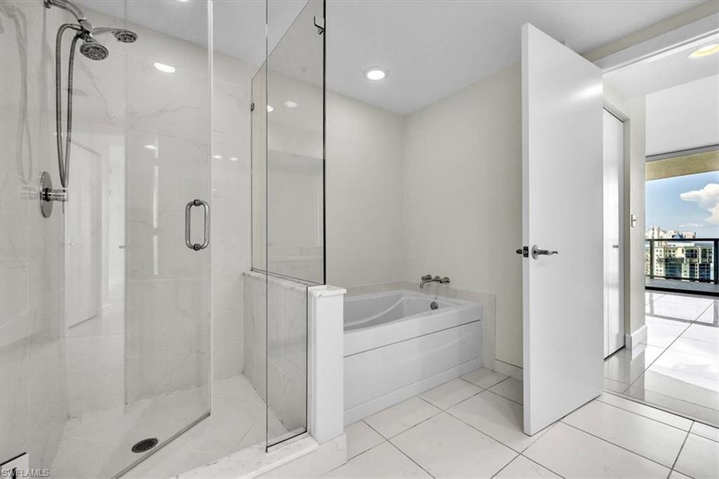 3000 Oasis Grand Blvd 2802 Property Photo 22