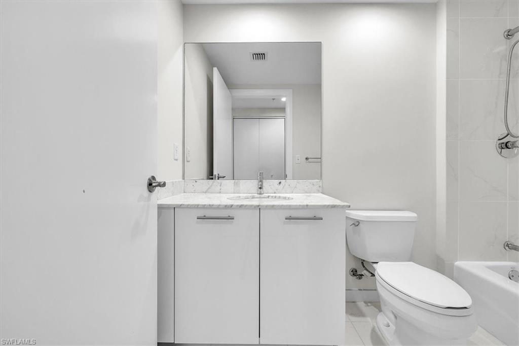3000 Oasis Grand Blvd 2802 Property Photo 28