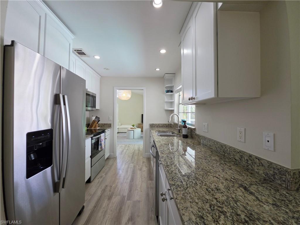1363 Woodridge Ave Property Photo 7