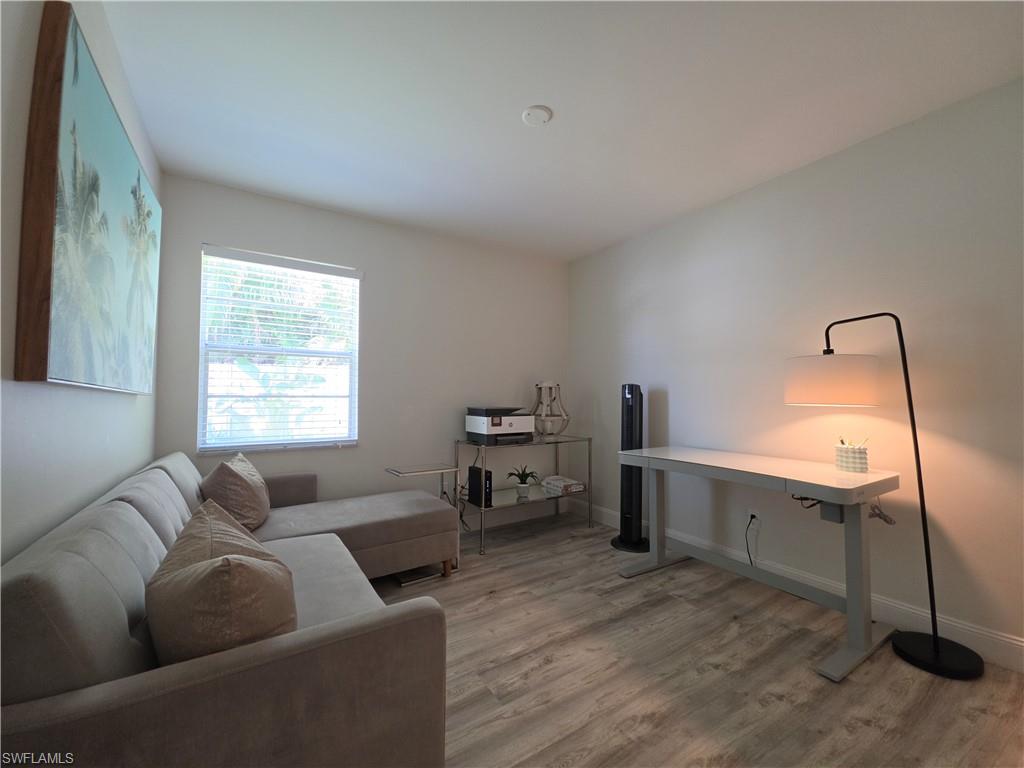 1363 Woodridge Ave Property Photo 14