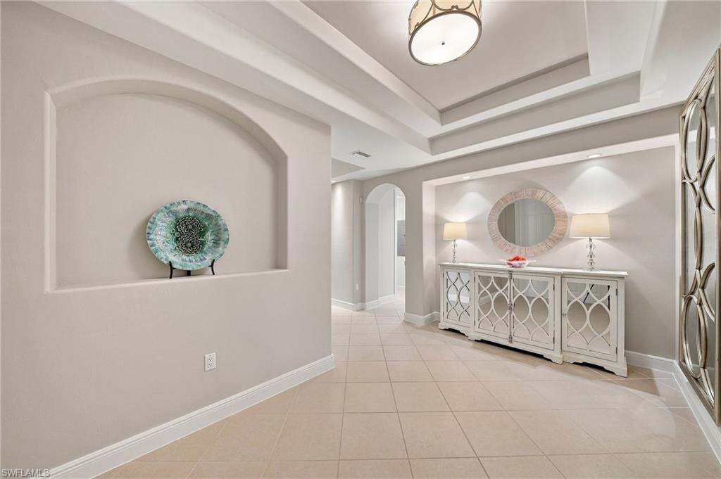 583 Avellino Isles Cir 102 Property Photo 6