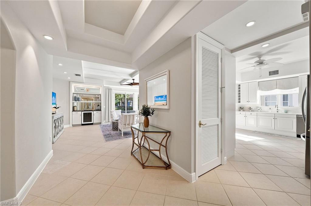 583 Avellino Isles Cir 102 Property Photo 8