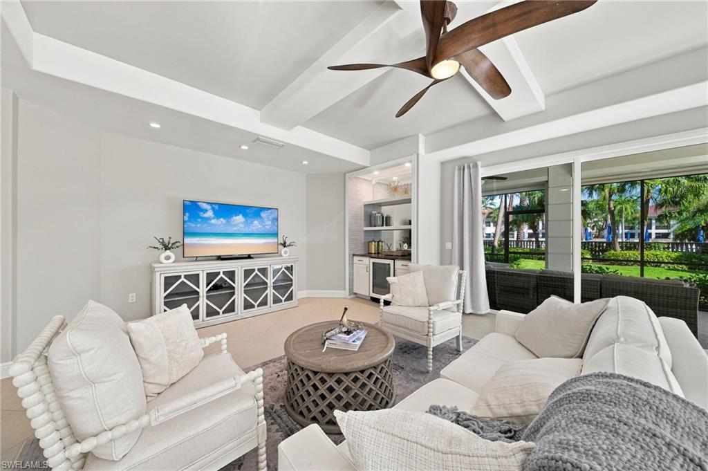583 Avellino Isles Cir 102 Property Photo 9