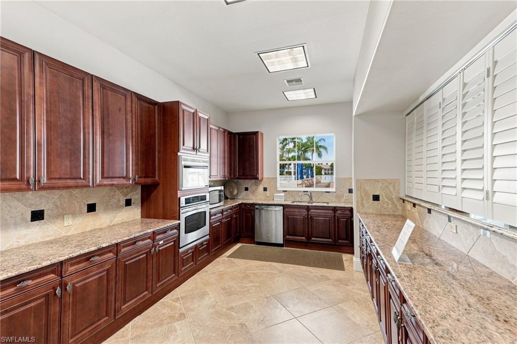 583 Avellino Isles Cir 102 Property Photo 40
