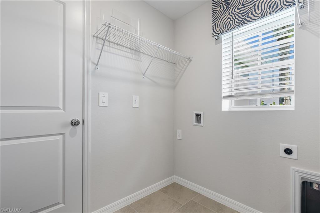 11852 Featherstone Ln Property Photo 18