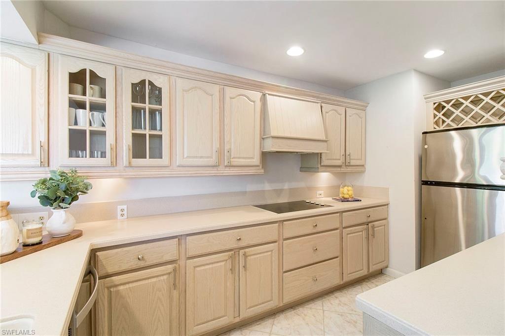 2011 Gulf Shore Blvd N 56 Property Photo 10