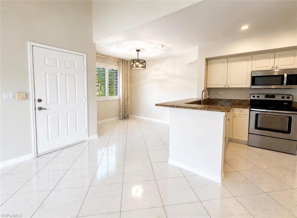 1265 Wildwood Lakes Blvd 201 Property Photo 3