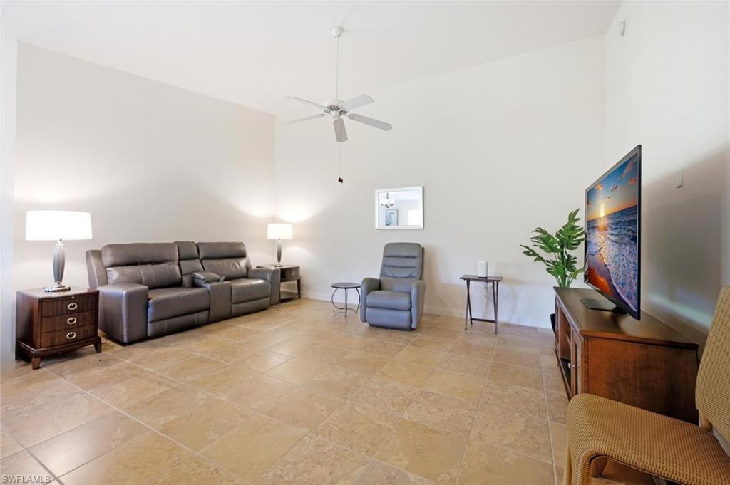 7405 Emilia Ln Property Photo 4