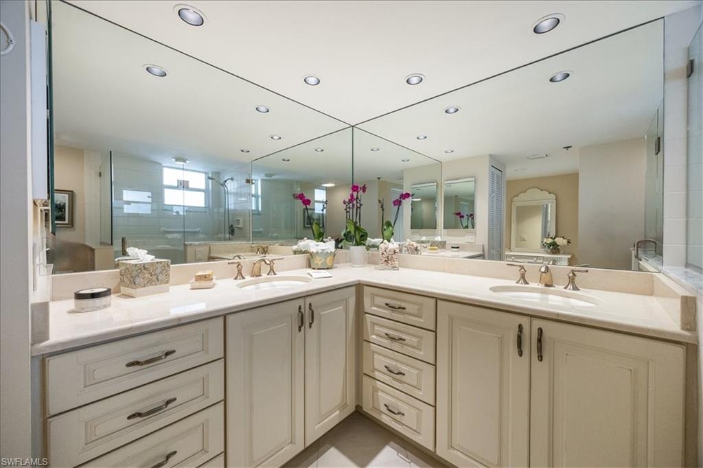 5550 Heron Point Dr 402 Property Photo 25