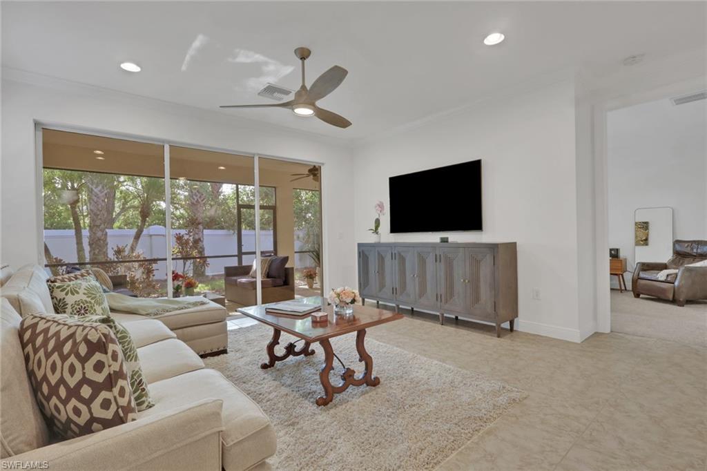 13466 Kent St Property Photo 2
