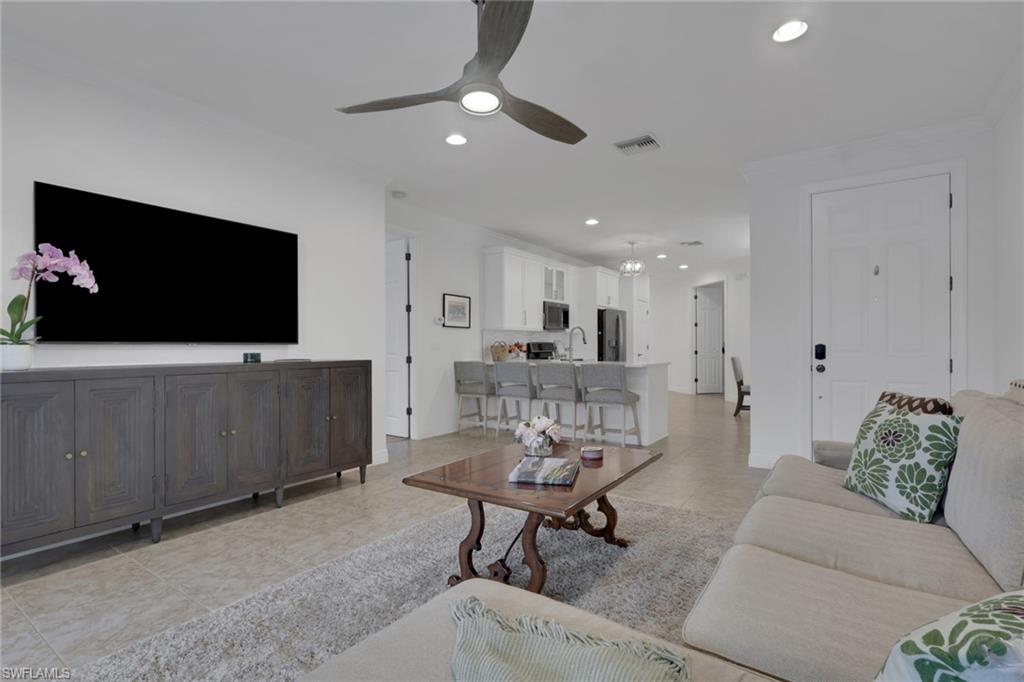 13466 Kent St Property Photo 4