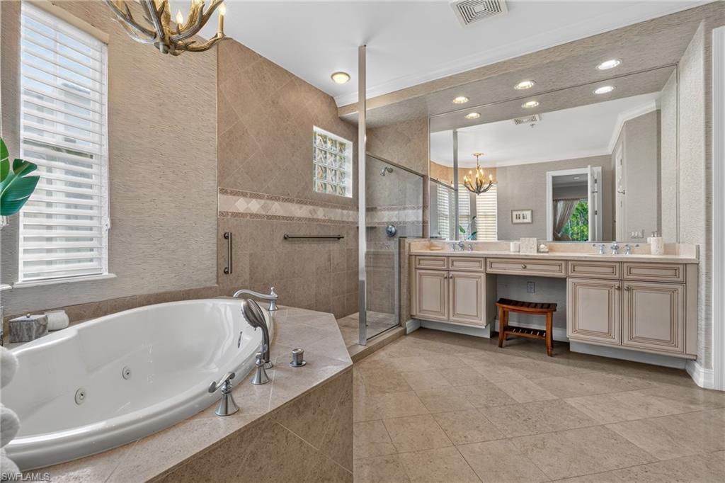 2805 Tiburon Blvd E 102 Property Photo 14