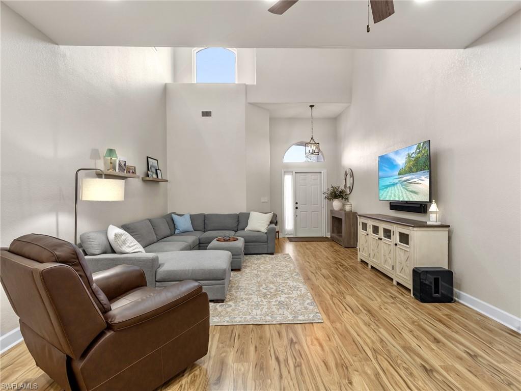 13741 Collina Ct Property Photo 4