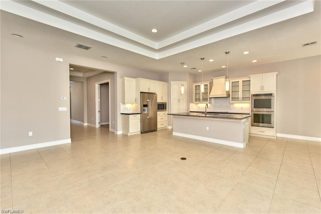 9336 Woodhurst Dr Property Photo 3