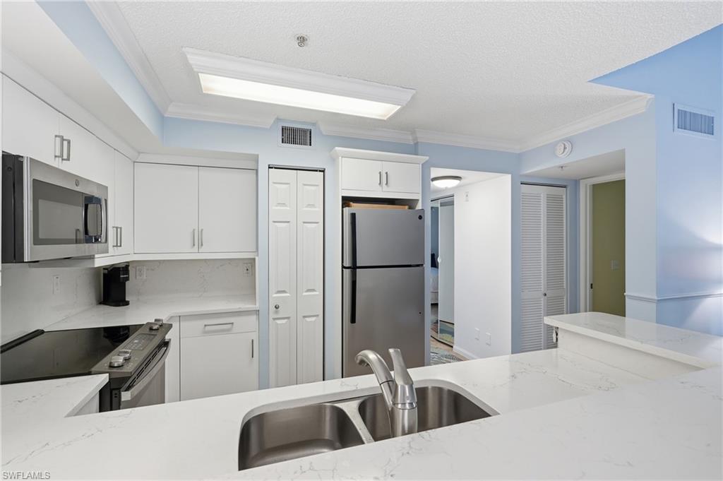 1270 Wildwood Lakes Blvd 208 Property Photo 7