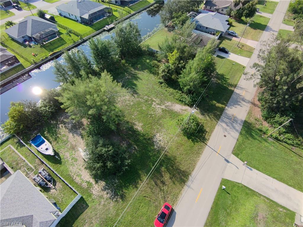 951 15th PL Property Photo 1