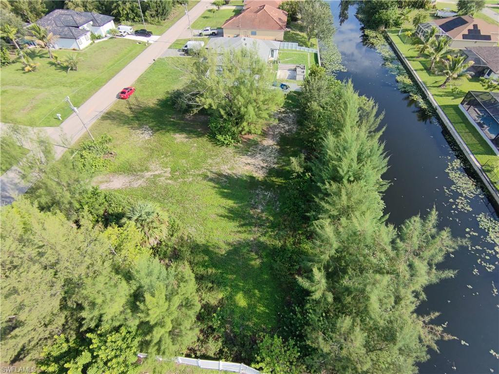 951 15th Pl Property Photo 5