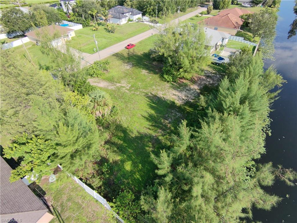 951 15th Pl Property Photo 7