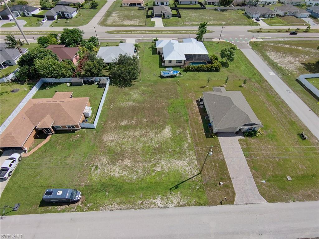 1920 24th Ter Property Photo 2