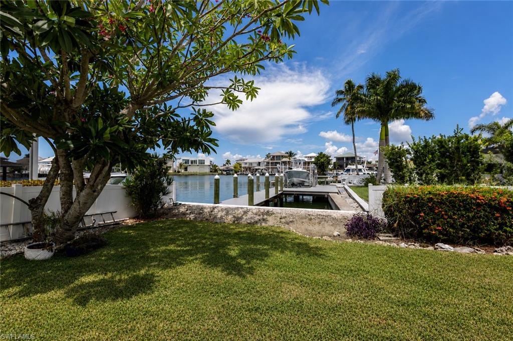 105 Jamaica Dr Property Photo 3