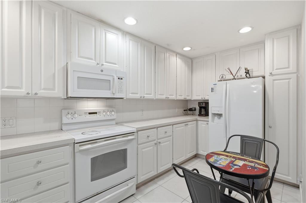 28706 Alessandria Cir Property Photo 8