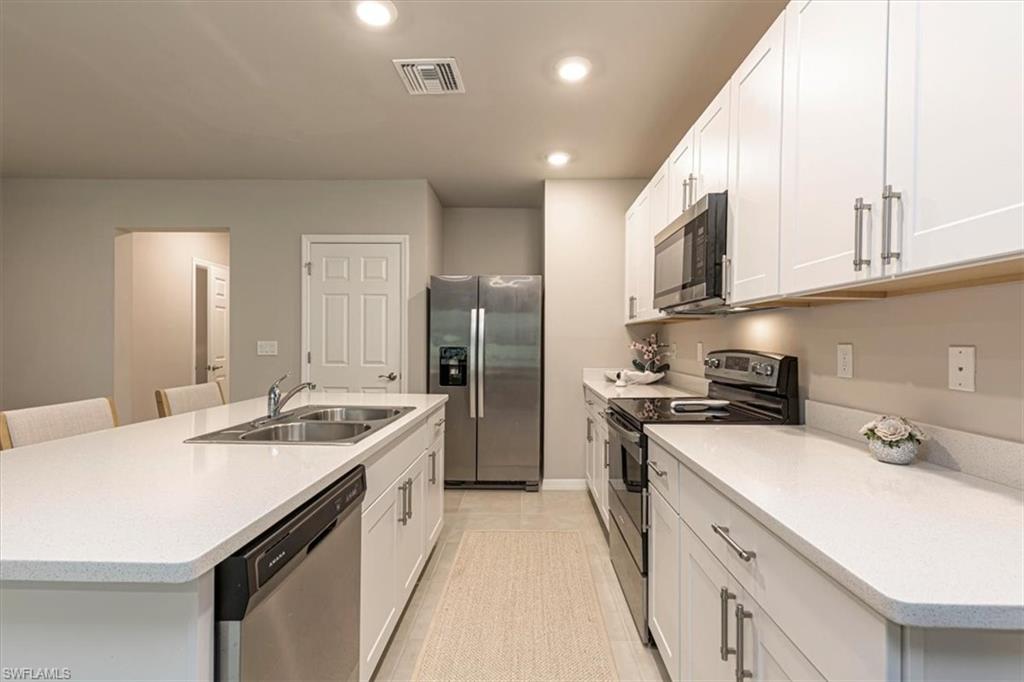 15457 Wildflower Cir Property Photo 6