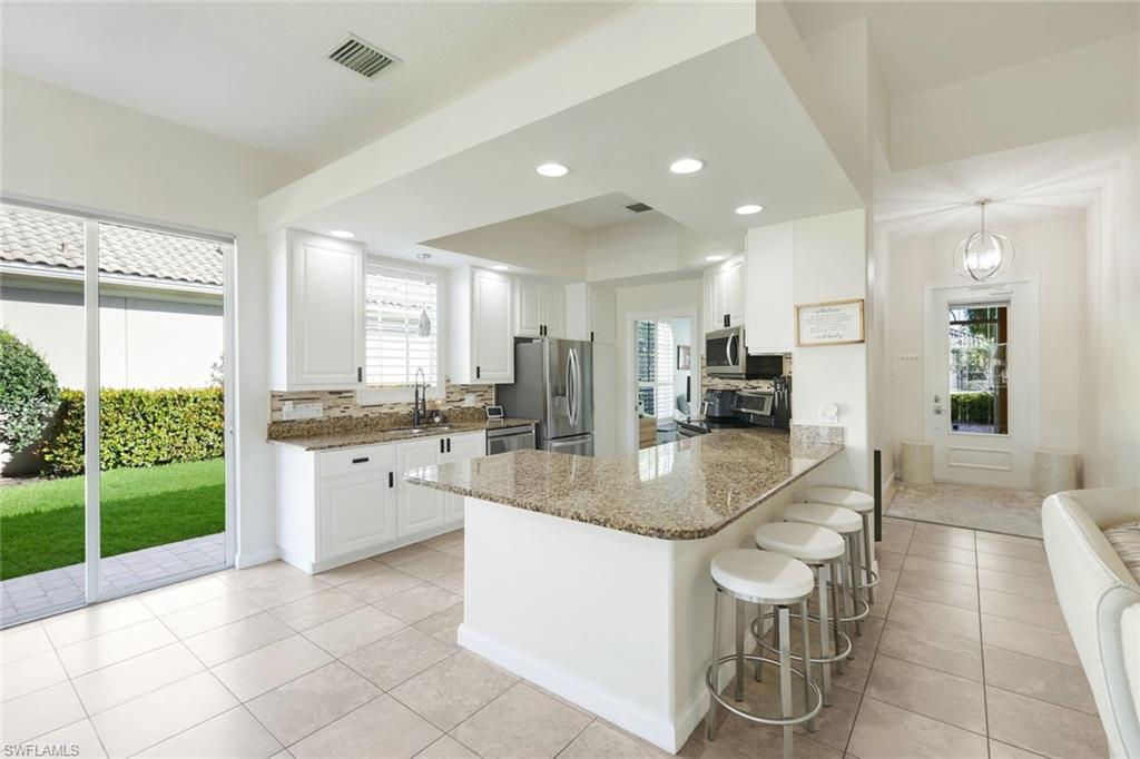 28032 Eagle Ray Ct Property Photo 6