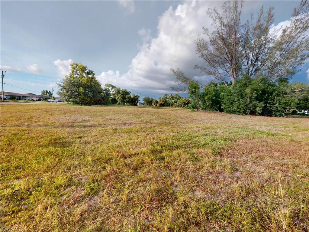1615 17th Ter Property Photo 2
