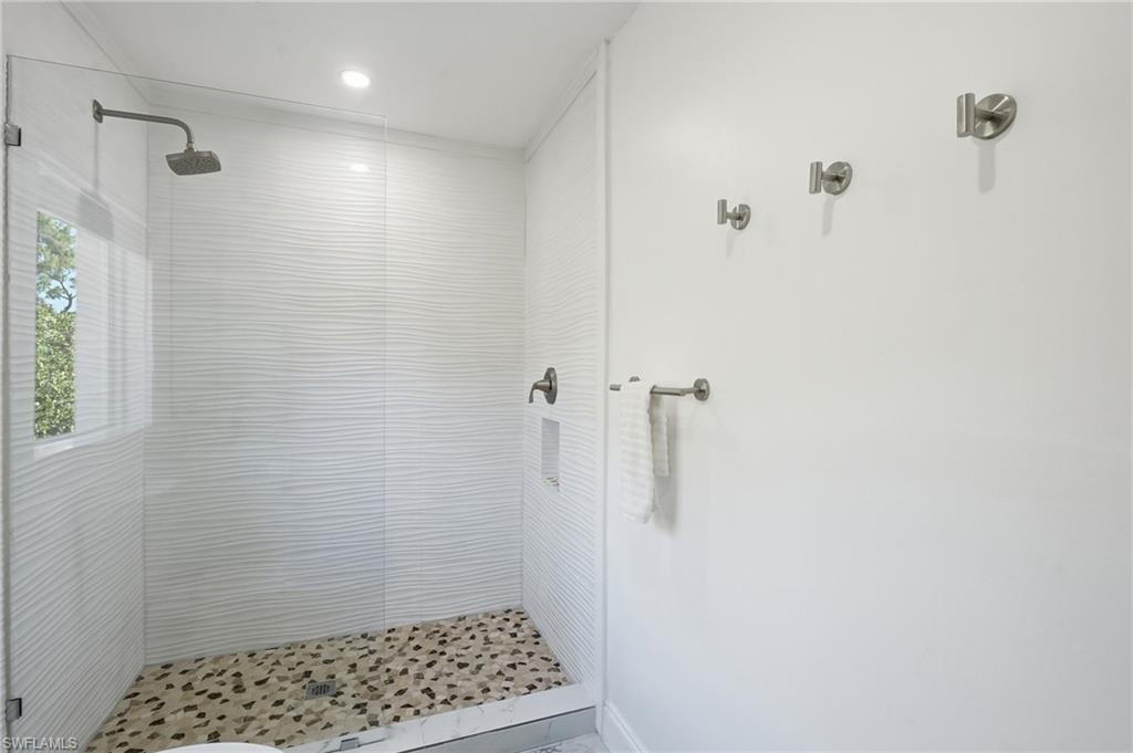 2965 Woodside Ave Property Photo 14