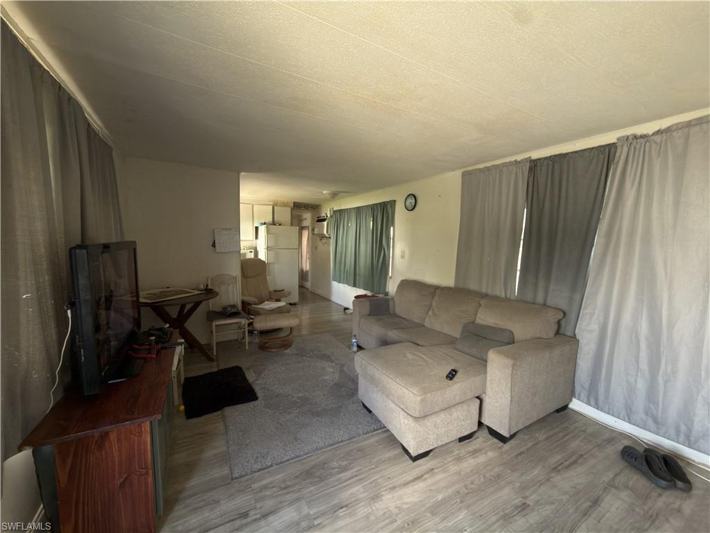 109 Enchanting Blvd Property Photo 3