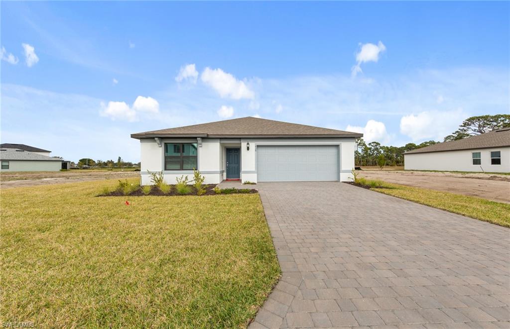 624 Oasis Lake Pl Property Photo 2