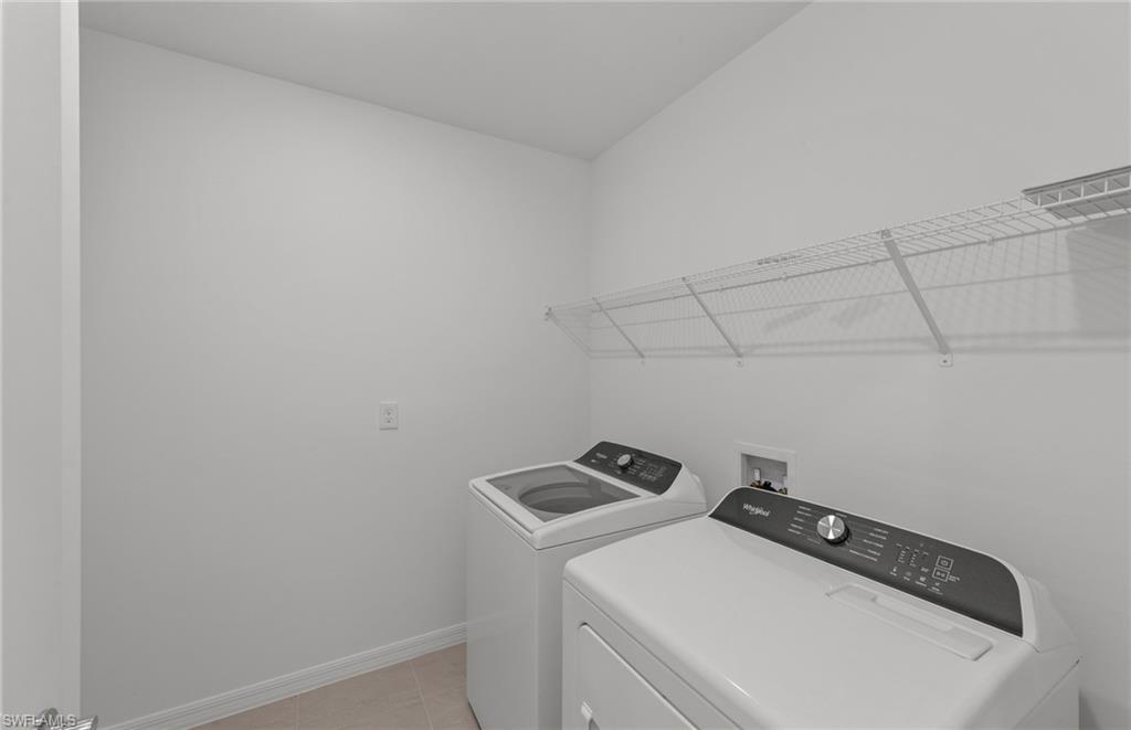 624 Oasis Lake Pl Property Photo 7