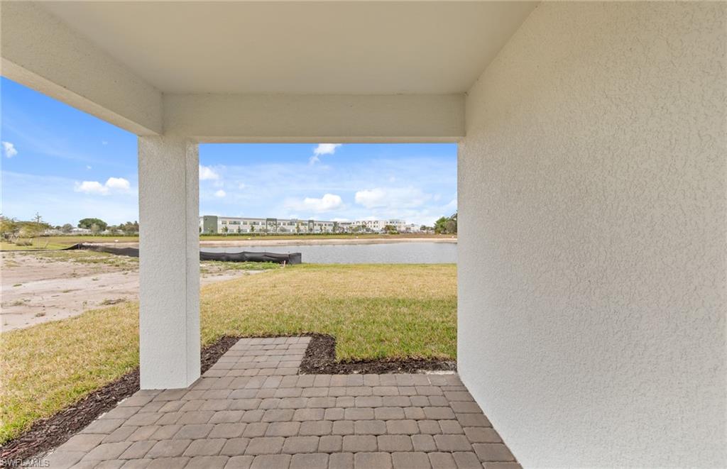 624 Oasis Lake Pl Property Photo 9