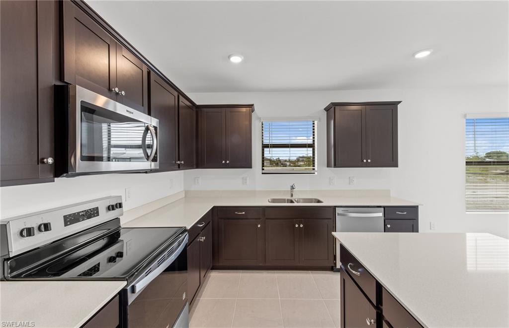 624 Oasis Lake Pl Property Photo 11