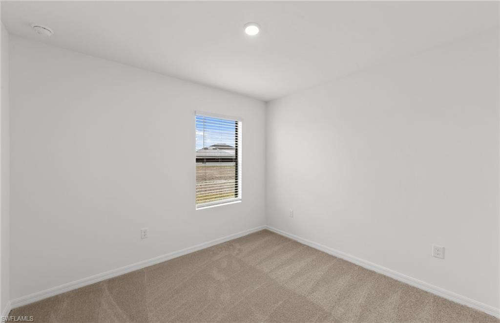 624 Oasis Lake Pl Property Photo 22