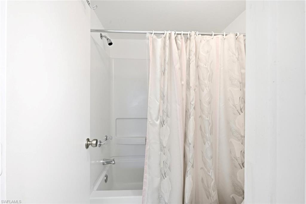 4070 Looking Glass Ln 10 Property Photo 17