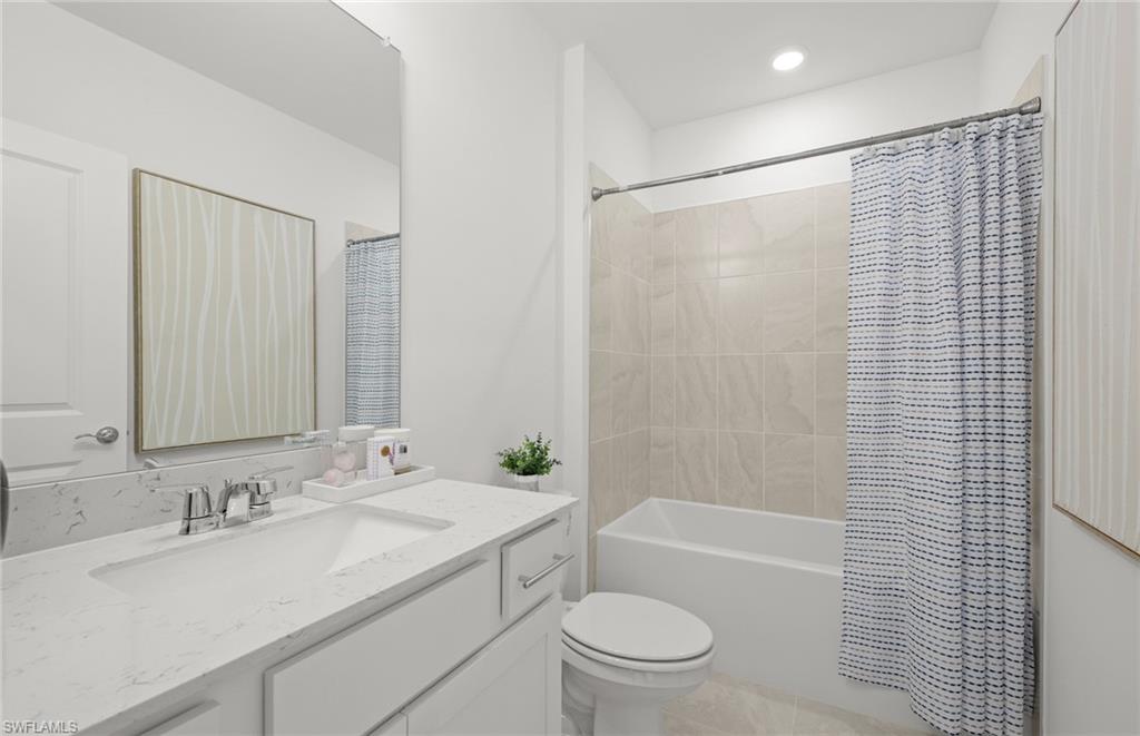 612 Oasis Lake Pl Property Photo 5