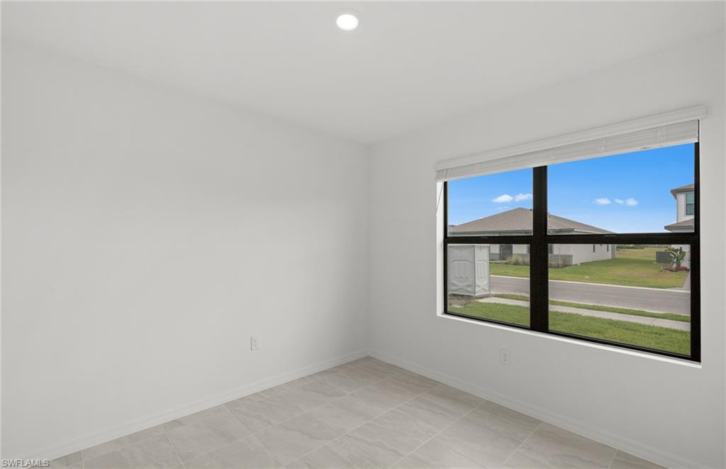612 Oasis Lake Pl Property Photo 7