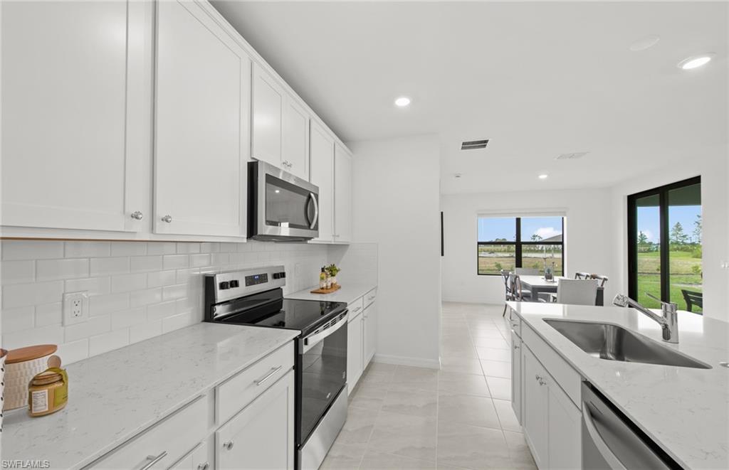 612 Oasis Lake Pl Property Photo 15