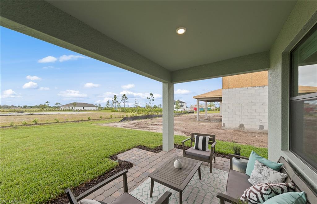 612 Oasis Lake Pl Property Photo 17