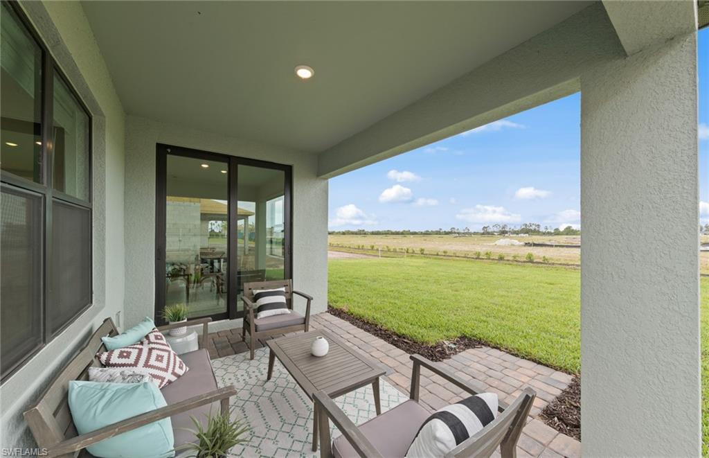 612 Oasis Lake Pl Property Photo 18