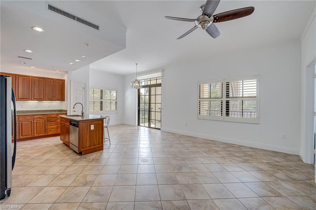 5060 Annunciation Cir 6204 Property Photo 3