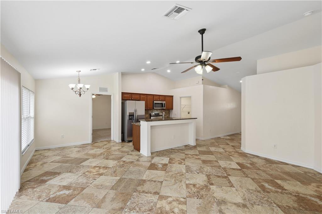 2846 3rd St Property Photo 6