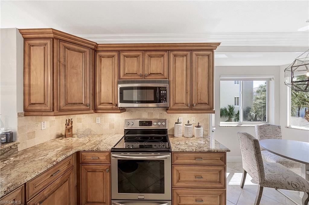 226030915 Property Photo 12