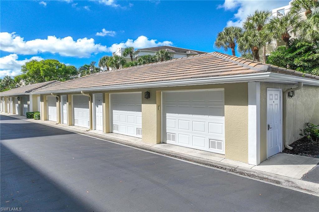226030915 Property Photo 25